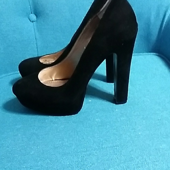 SALE!! Suede Platform Pumps - Picture 3 of 4